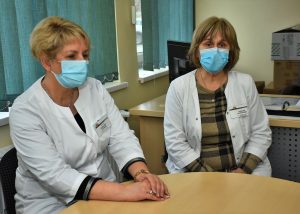 Direktoriaus pavaduotoja D. Luotienė ir vyriausioji slaugos administratorė V. Mačiuitienė