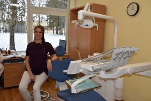 Pasak gydytojos Giedrės Ruseckienės, naujoji odontologijos kėdė – moderni, ergonomiška ir labai patogi